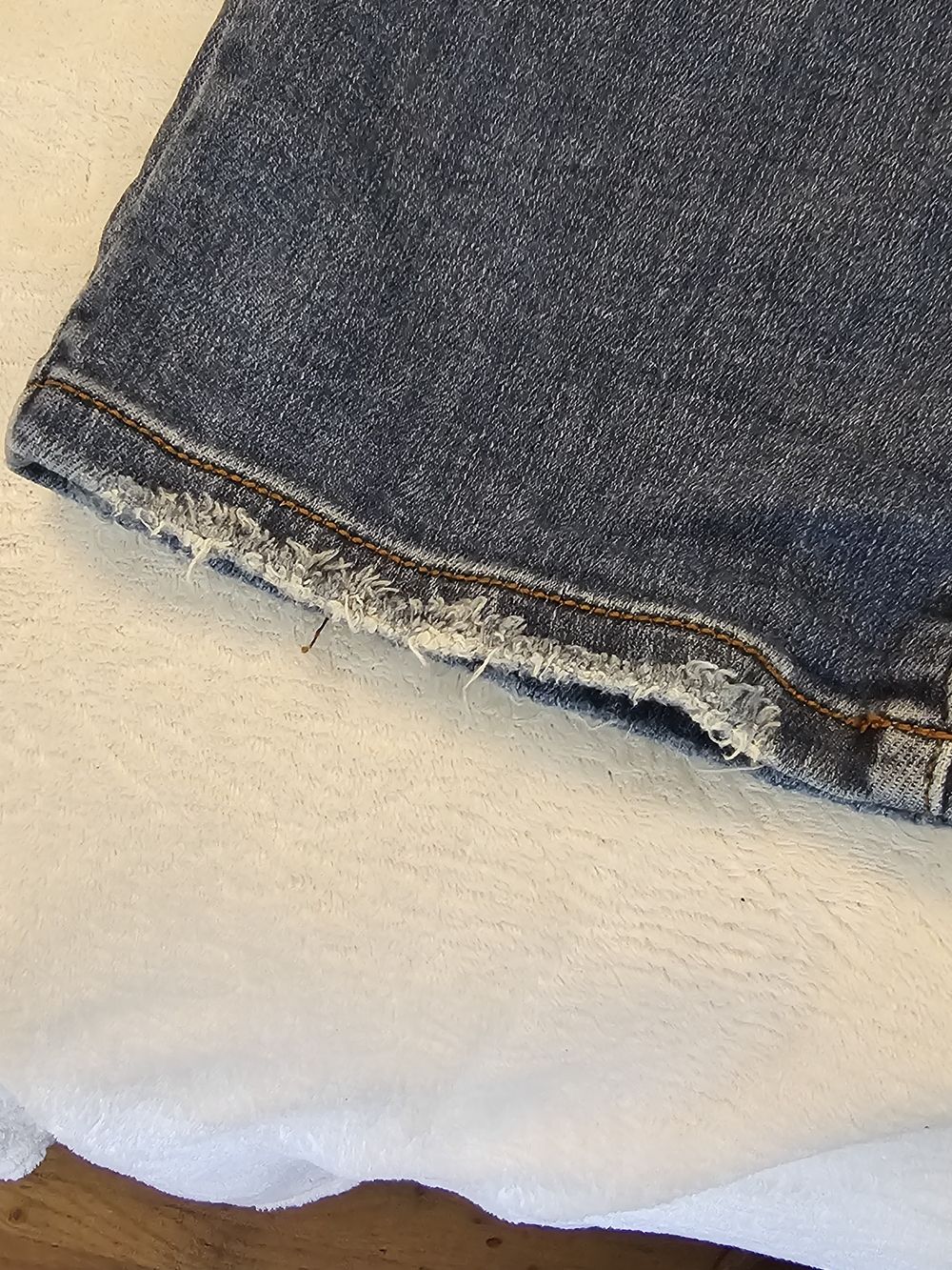 Judy Blue Skinny Fit Capri Ladies Jeans Size 20w Minor Wear Euc Comfort Cute Fit - Picture 3 of 8